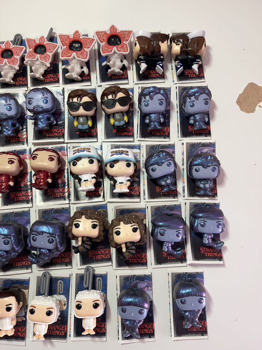 Bonecos, stranger things do kinder joy! - Faço Descontos