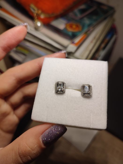 Прикраса для вуха