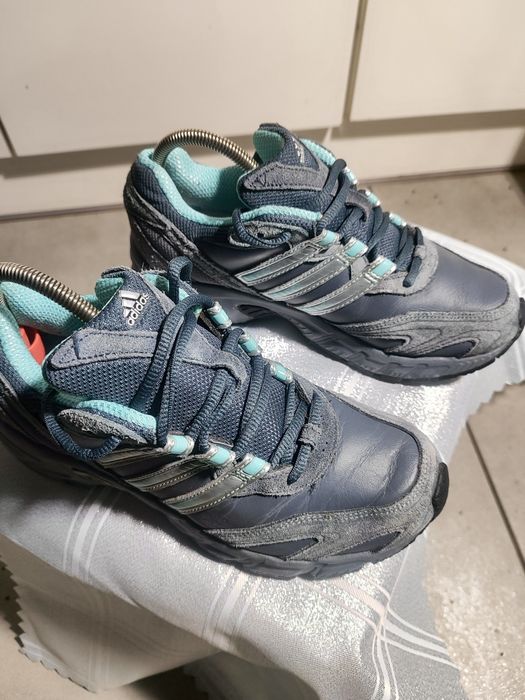 Adidasy firmy Adidas. Popielatego seledynowy. 38.