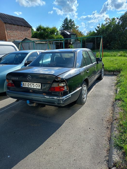 Мерседес w124 200d