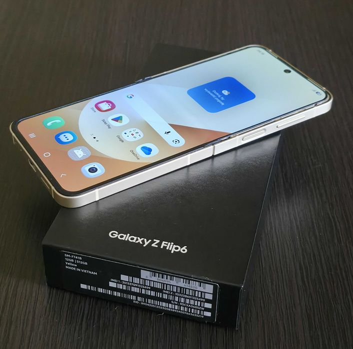 Samsung Galaxy Z Flip 6