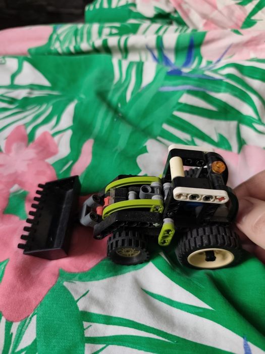 LEGO Technic Ładowarka