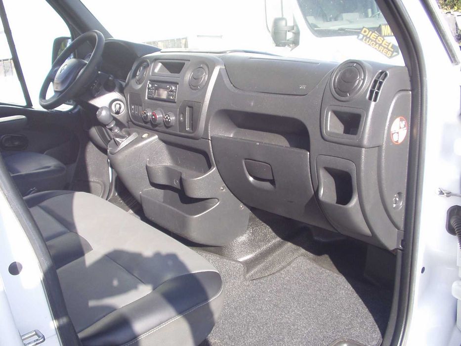 Renault Master 2.3 DCI 130cv L2H2 **7 Lugares**