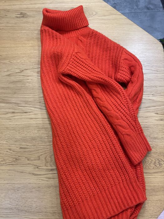 Светр з великим горлом