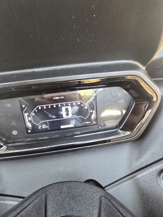 Yamaha x-max 125 Tech Max Revisão feita e pneus novos