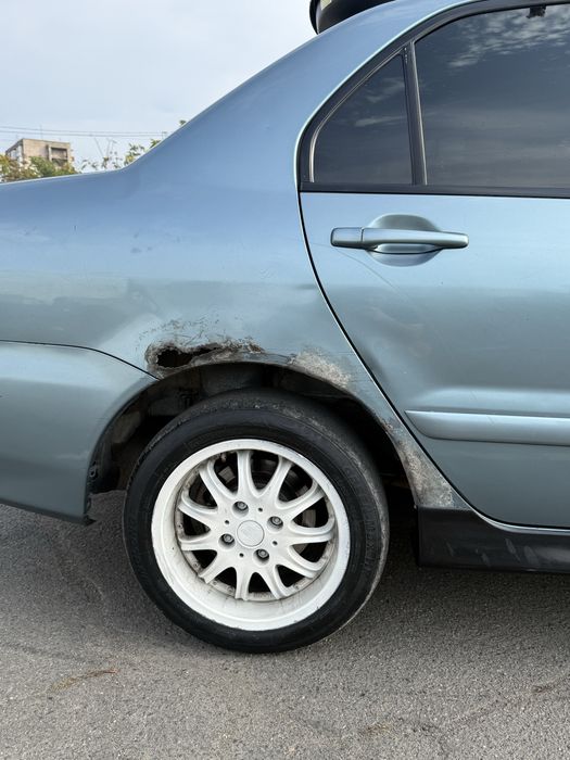 Mitsubishi Lancer 9