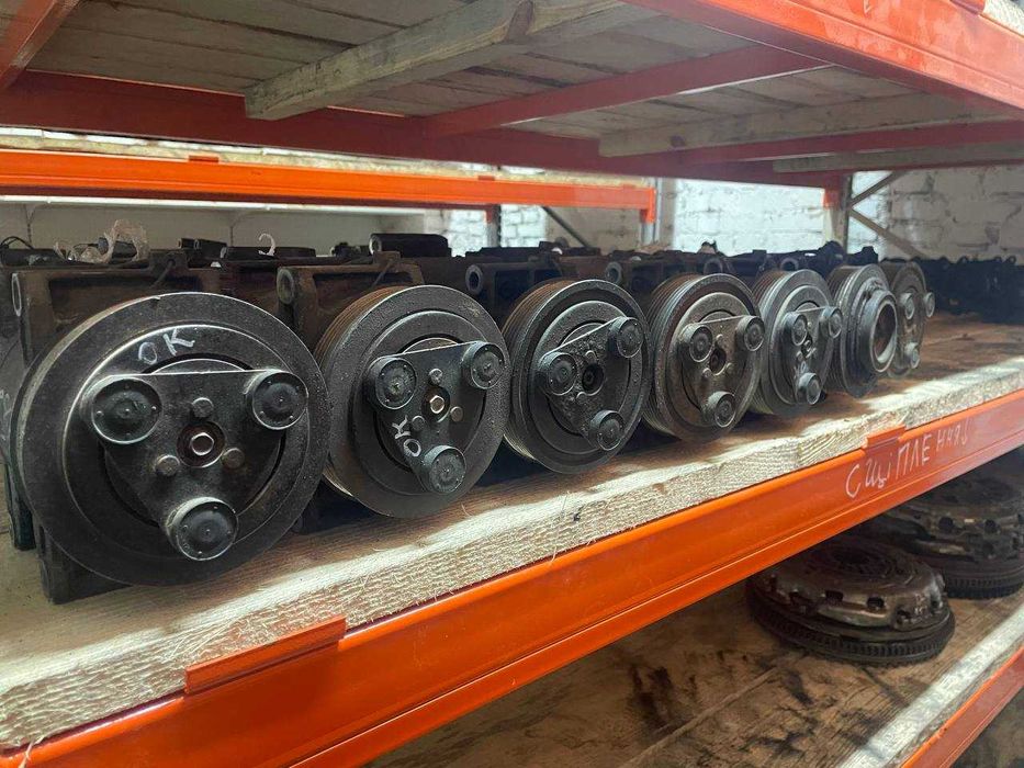Компресор кондиціонера Nissan Navara D40. Nissan Pathfinder R51