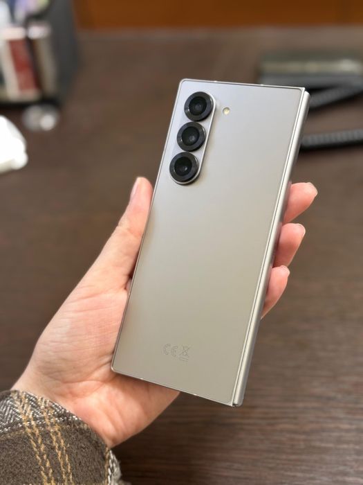 Samsung galaxy z fold 6 12/256 / Samsung galaxy bads 3 pro