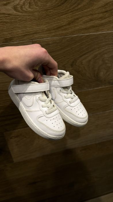 Дитячі кросівки Nike White Classic розмір 26, стан 9/10