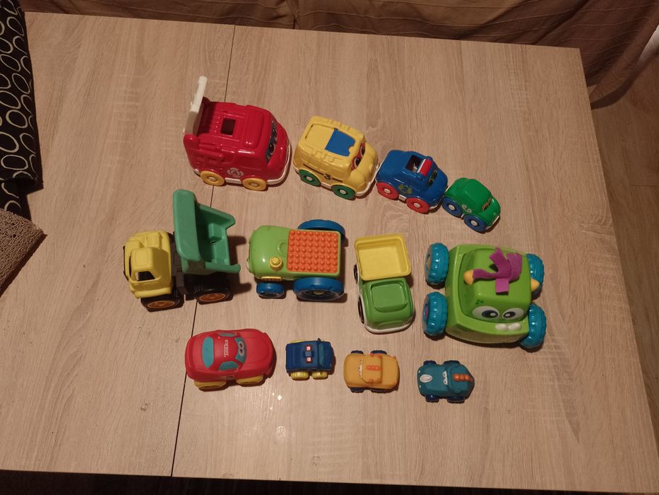 Zestaw samochodzików szt.12