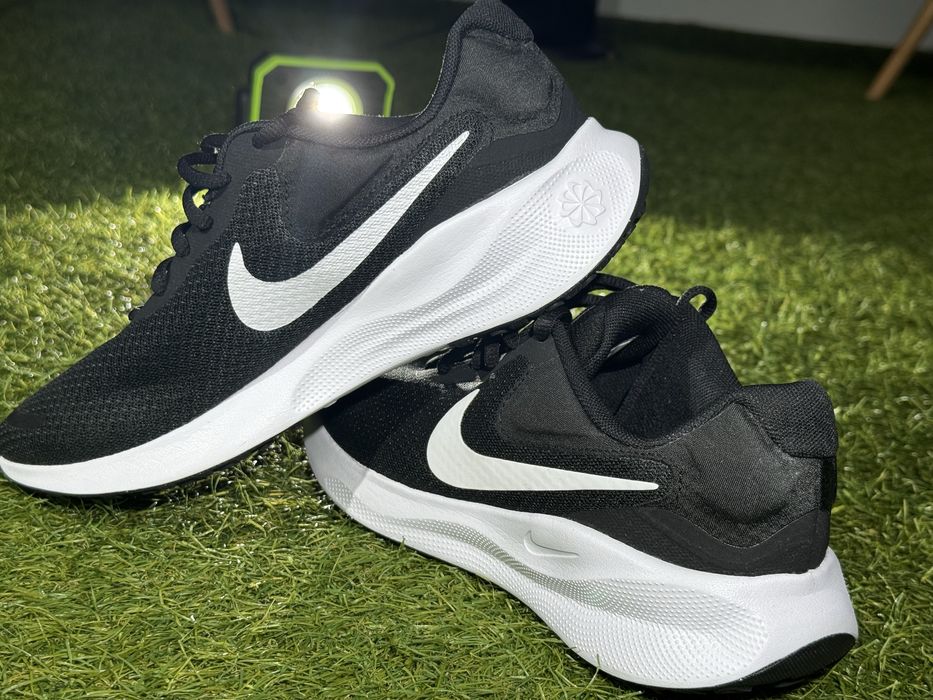 Кросівки NIKE нові