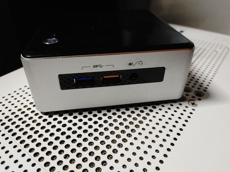 Intel NUC 5i3RYH / i3 / 8GB / 256 SSD / 1 TB