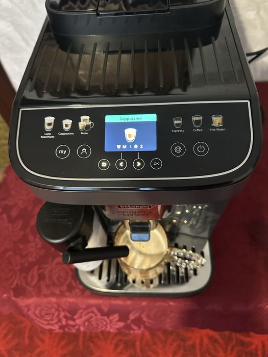 Кавомашина De’Longhi Magnifica Evo Next ECAM310.60.B- мінімальне викорастання дуже гарний стан