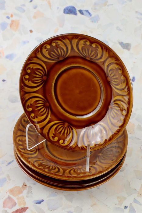 Zestaw brązowych spodków Tułowice spodki ceramika vintage retro prl