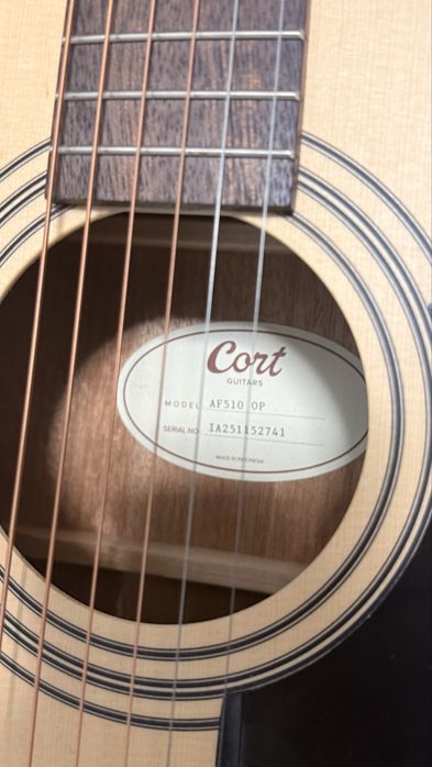 Продаю гітару Cort AF510 OP