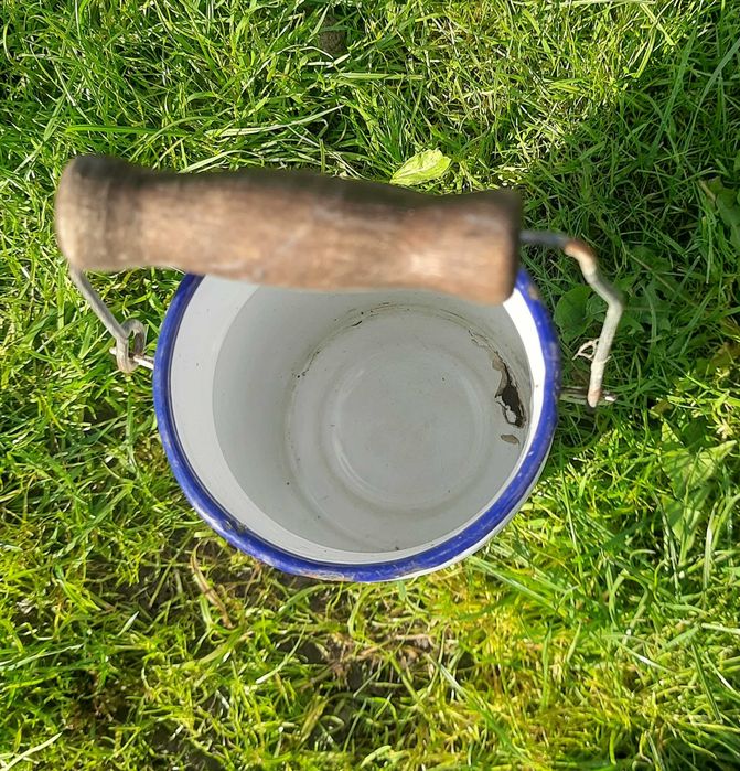 Stare dwulitrowe kanki do mleka