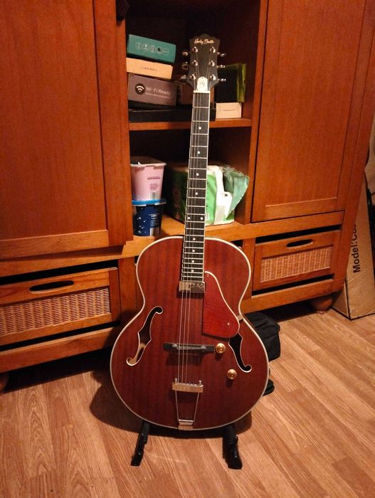 Guitarra de jazz Harley Bento