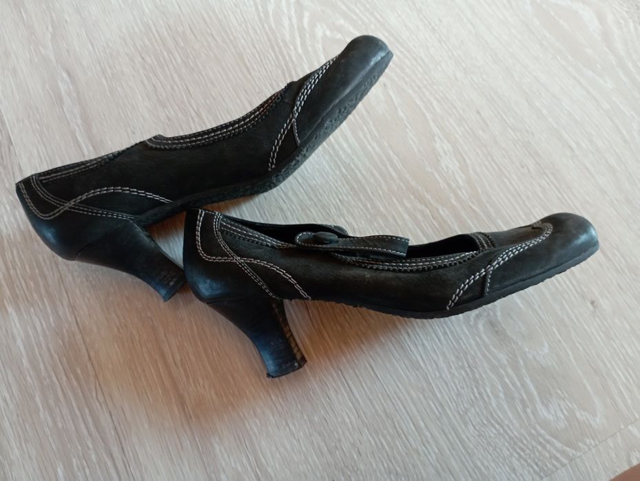 Półbuty damskie na obcasie