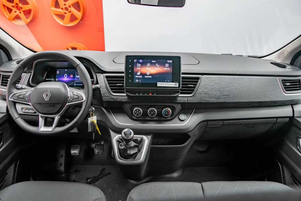 Wypożycz busa na prawo jazdy kat. B! Nowiutki Renault Trafic 2025 Long