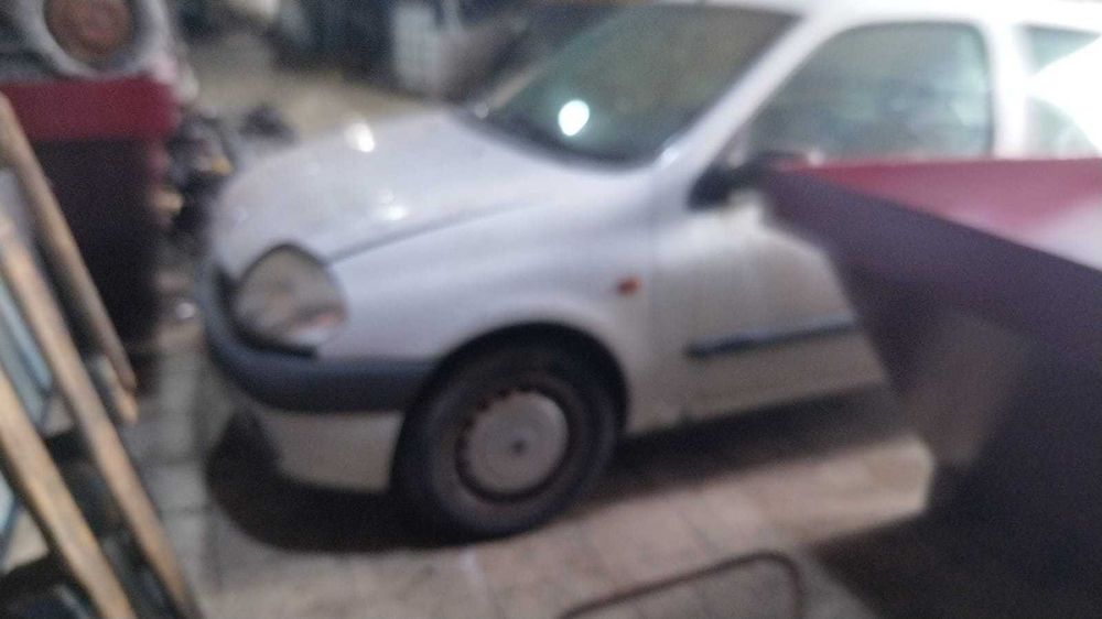 Renault Clio 1.5 DCI 2001 | Para Peças |