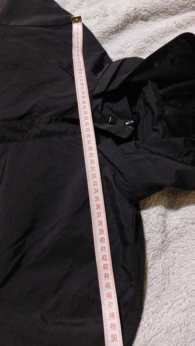 Ветровка з капюшоном