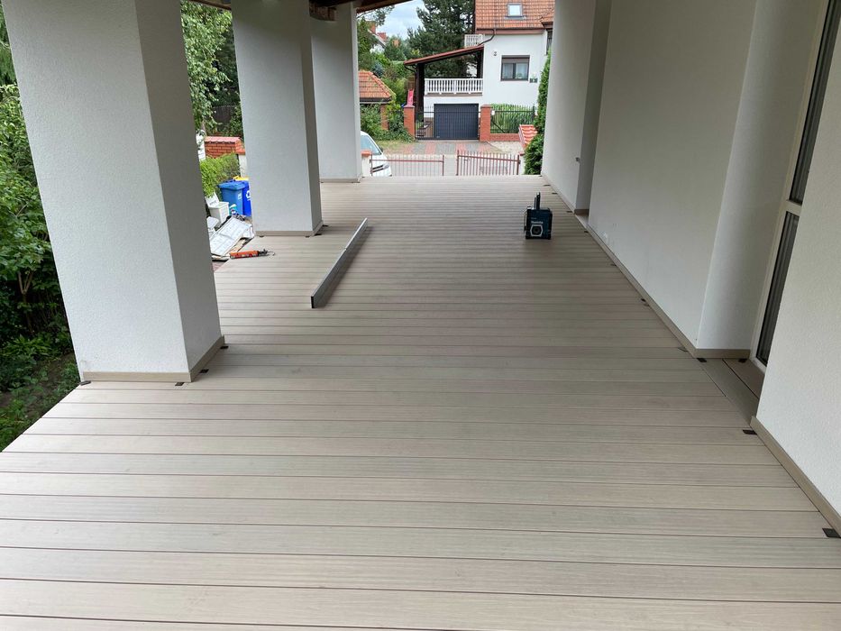 Taras, balkon deska drewniana, kompozytowa kompleksowo, hydroizolacja.