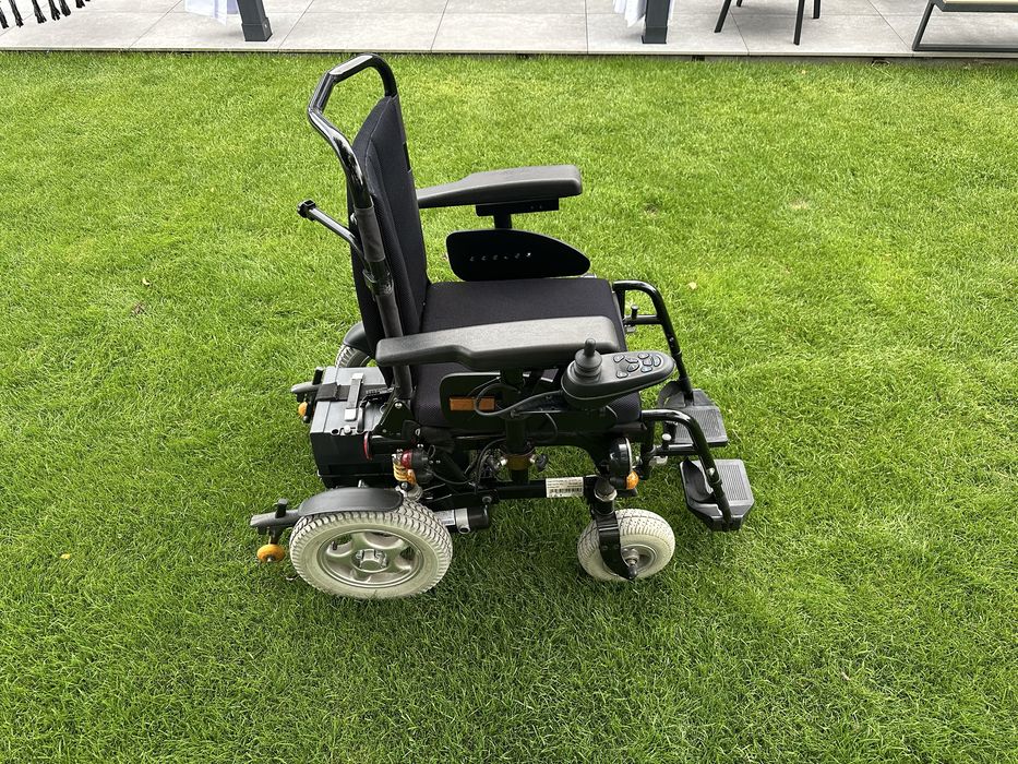 Elektryczny wózek inwalidzki z pełnym wyposażeniem - Limber W1018)