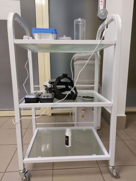 Професійний столик з лампою