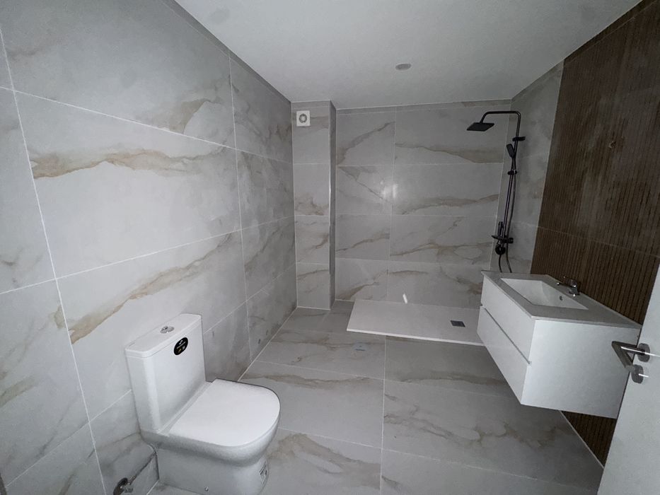 Apartamentos T2 com varanda em fase final de construção para arrendar