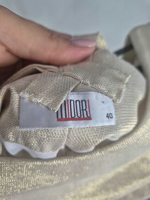 Piekna elegancka sukienka złota wesele M