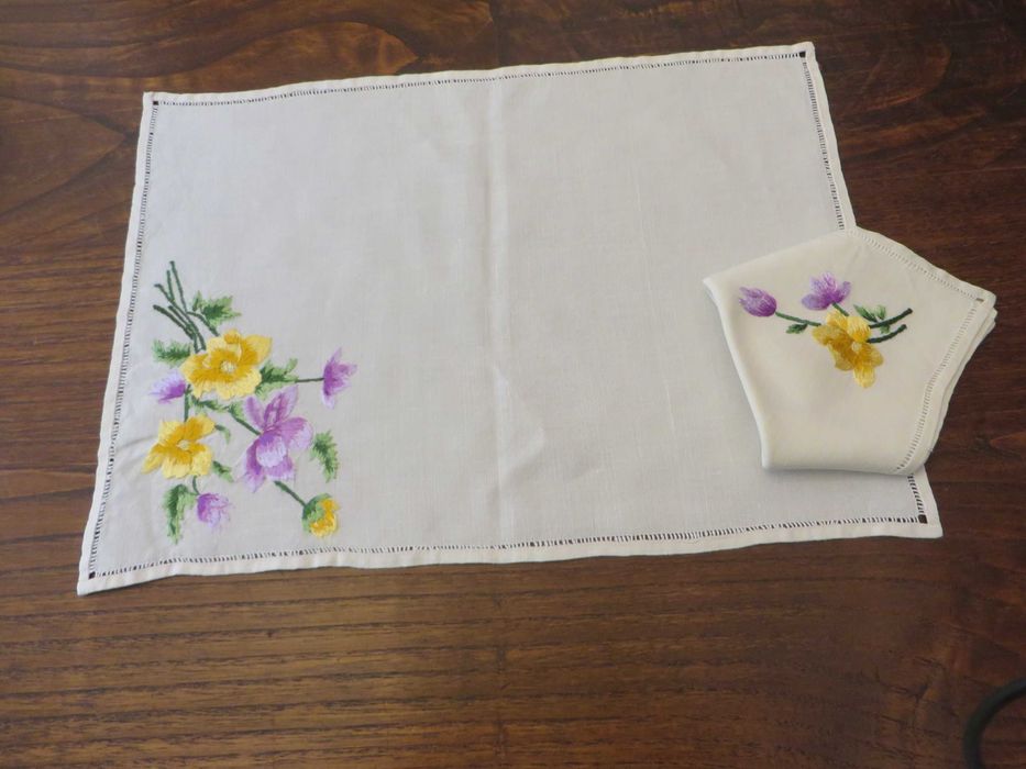 Vários Panos de Tabuleiro/Individuais desde 5€ a 25€ cada conjunto