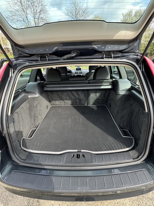 Volvo v50 Drive 2010