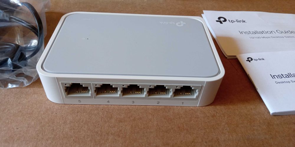Switch TP-LINK TL-SF1005D