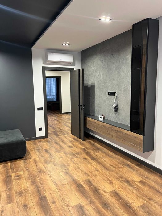 Продає 3-х кім квартири в заселеній новобудові Дублями