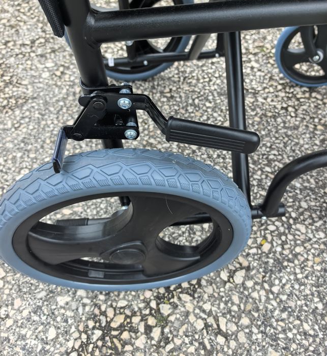 Cadeira de rodas dobrável leve