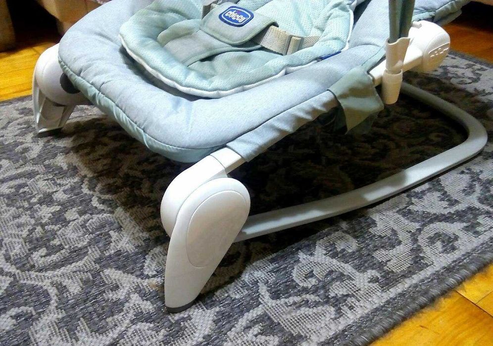 Кресло качалка Chicco Hoopla
