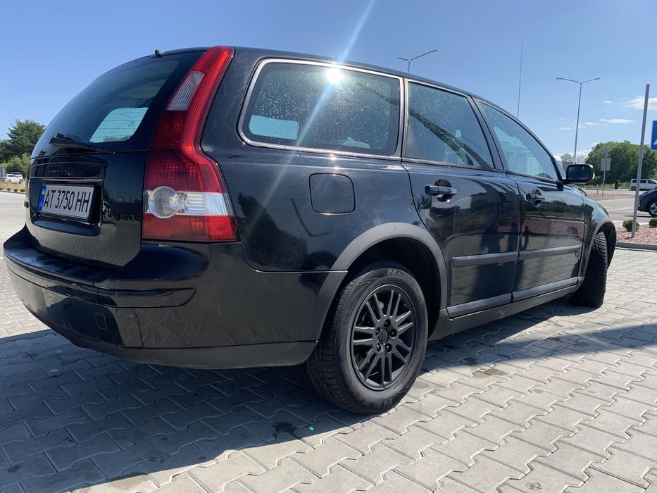 Volvo v50.