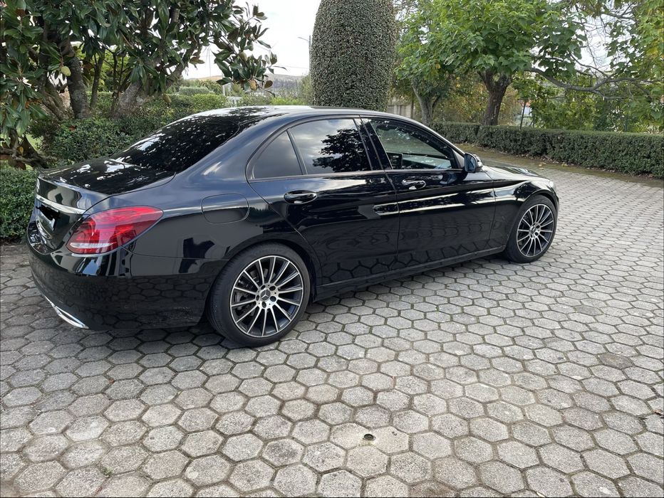 Mercedes-Benz C 300 h Sedan (Híbrido/Diesel) – Junho de 2015 – 212.000 km – Full Extras Premium