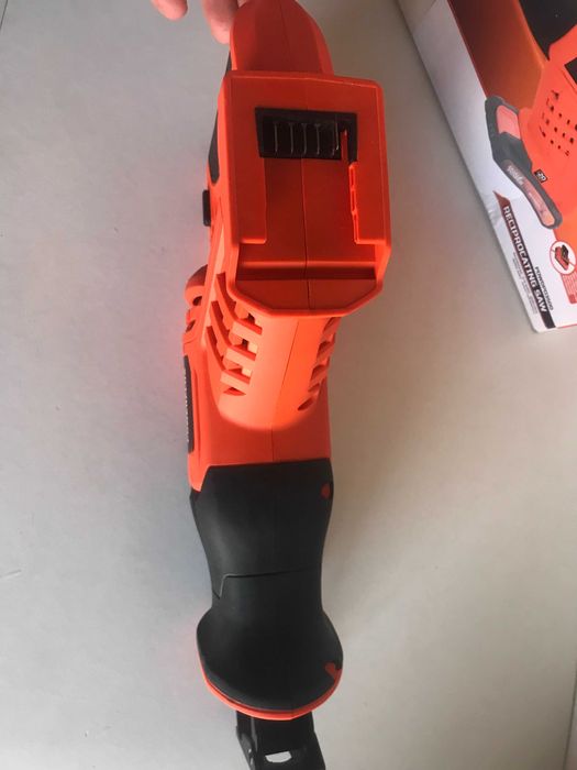 Акумуляторна шабельна пила Powerplus Dual Power POWDPO3500