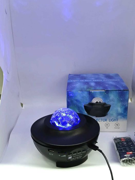 Projetor de Luz com Coluna de Som e Comando (NOVOS)