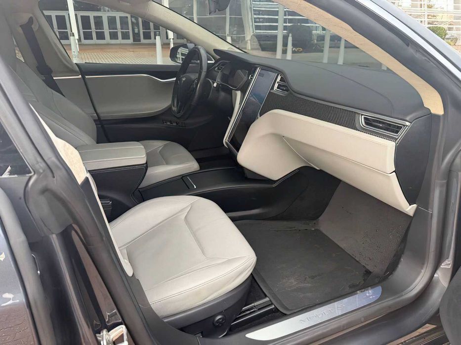 Tesla Model S 75      2016