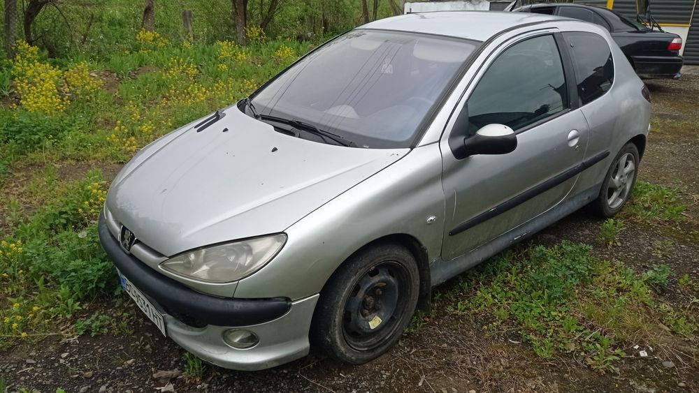 Продам Peugeot 206 2003 1.6 газ- бензин на ходу