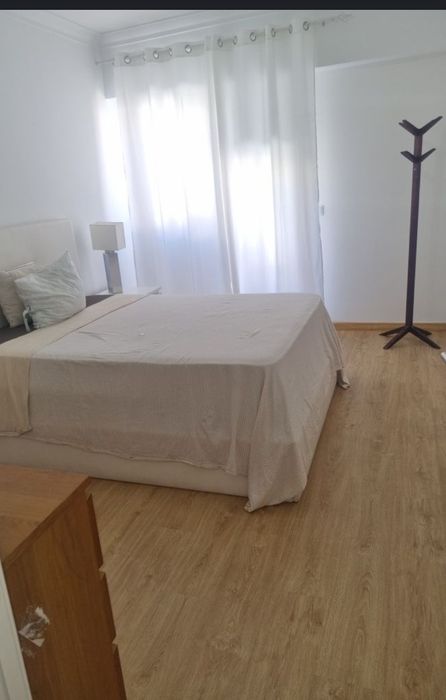 Alugo quarto odivelas