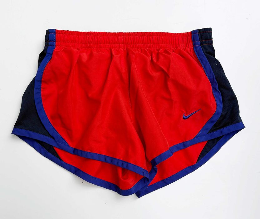 Spodenki Nike 122 128 cm6 8 lat Czerwone Sportowe Szorty