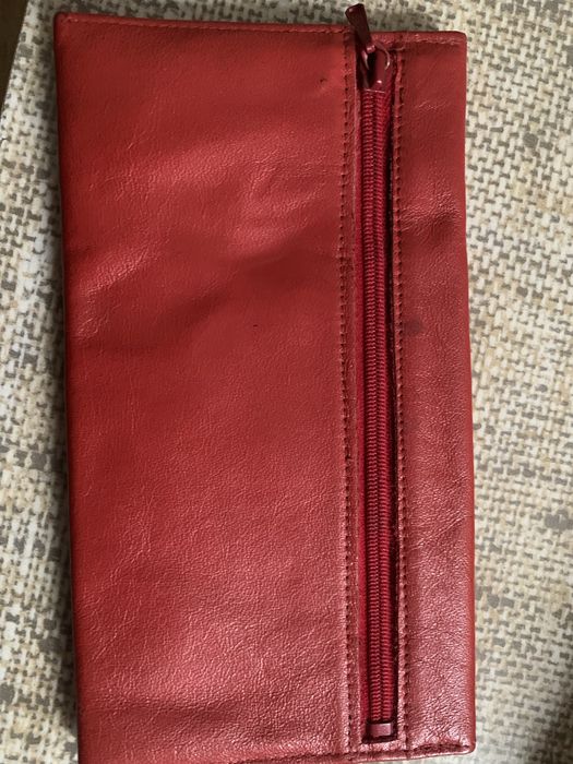 Czerwona portmonetka damska