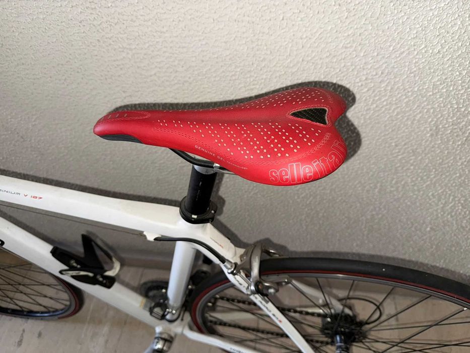 Bicicleta de estrada BTWIN RC Hydro v107
