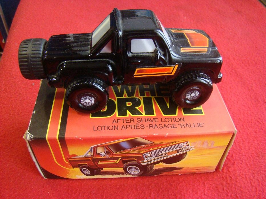 Frasco de perfume "4 Whell Drive"