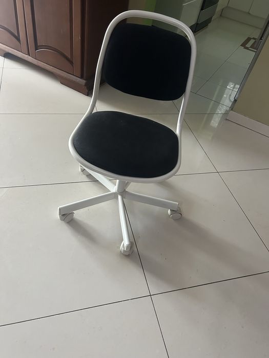 Dziecięce krzesło obrotowe