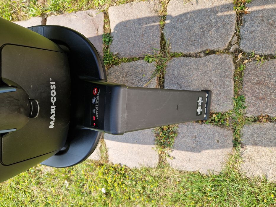 Fotelik samochodowy Maxi-Cosi Pebble Pro wraz z bazą