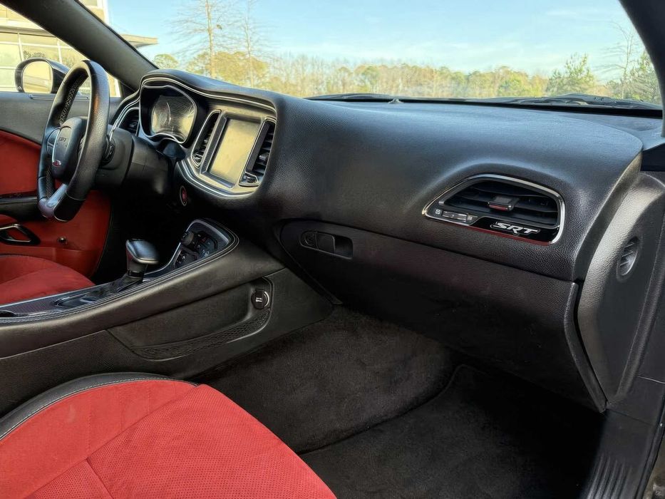 Dodge Challenger SRT Hellcat      2016